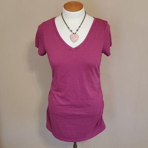 Liz Lange Maternity fushia v-neck t-shirt size sm